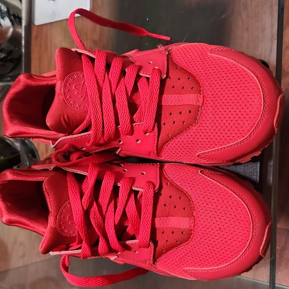 Nike Hurache Red